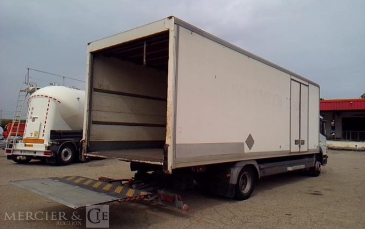 MERCEDES ATEGO 1218 CAISSE HAYON 4X2 PTAC11.990T BLANC BH-384-SL