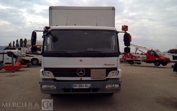 MERCEDES ATEGO 1218 CAISSE HAYON 4X2 PTAC11.990T BLANC BH-384-SL