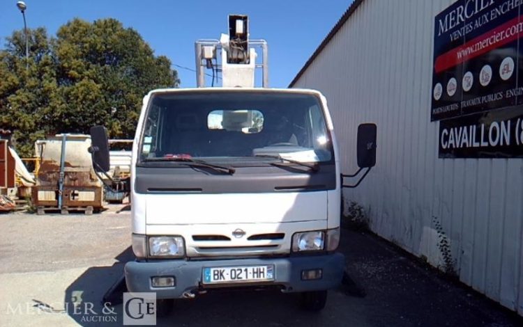 NISSAN CABSTAR NACELLE SUR VL BIZZOCCHI 6912H BLANC BK-021-HH