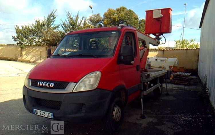 IVECO 35S11 AVEC NACELLE MULTITEL MX170 16M  BV-242-QD