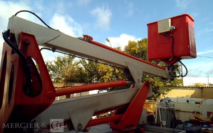 IVECO 35S11 AVEC NACELLE MULTITEL MX170 16M  BV-242-QD