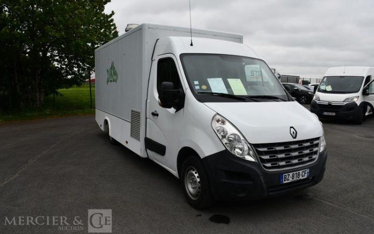 RENAULT MASTER III DCI 125 EQUIPE MAGASIN – 123421KM – AN 2011 BLANC BZ-818-CF