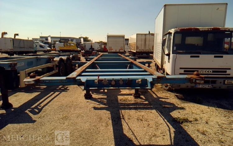 FRUEHAUF SEMI REMORQUE PORTE CONTAINER CHASSIS FIXE 3 ESSIEUX PTAC 38T – AN2007 BLEU CE-681-AC