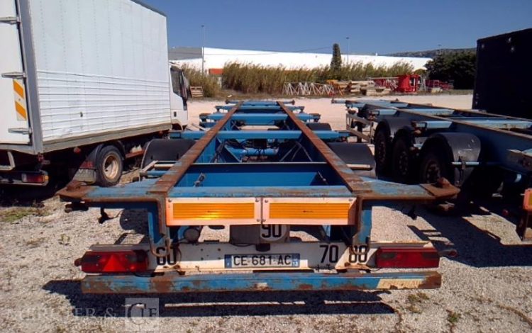 FRUEHAUF SEMI REMORQUE PORTE CONTAINER CHASSIS FIXE 3 ESSIEUX PTAC 38T – AN2007 BLEU CE-681-AC