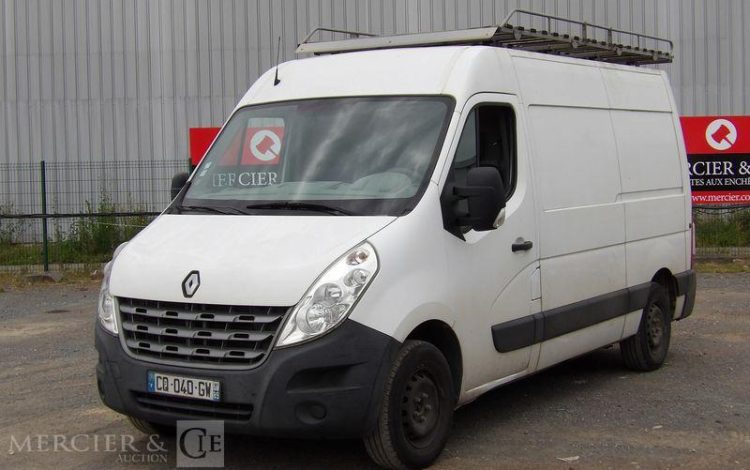 RENAULT MASTER FOURGON F3300 L2H2 2.3 DCI GALERIE ATTELAGE DEISEL – 239435 KMS BLANC CQ-040-GW