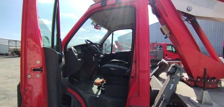 IVECO 35S11 AVEC NACELLE MULTITEL 160ALU  – 16,5 M DIESEL – 3800 HEURES – 60202 KMS ROUGE CT-978-SR