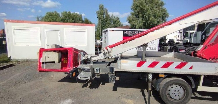 IVECO 35S11 AVEC NACELLE MULTITEL 160ALU  – 16,5 M DIESEL – 3800 HEURES – 60202 KMS ROUGE CT-978-SR