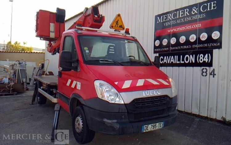 IVECO 35S11 AVEC NACELLE ISOLI VT48NE 16M  DE-795-TE