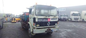 RENAULT S130 2 ESSIEUX PLATEAU RIDELLES 4M + GRUE REPLIABLE + BENNE PRENEUSE + FOURCHE A BLANC DW-501-FG