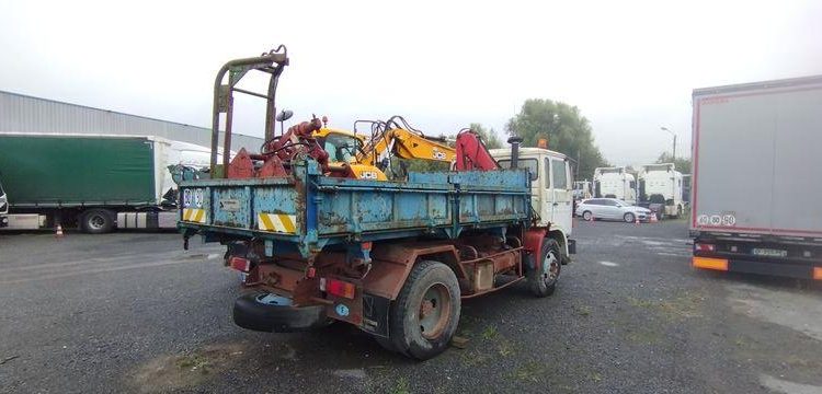 RENAULT S130 2 ESSIEUX PLATEAU RIDELLES 4M + GRUE REPLIABLE + BENNE PRENEUSE + FOURCHE A BLANC DW-501-FG