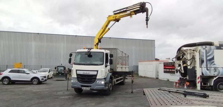 DAF DAF 18T + grue  DX-458-VA