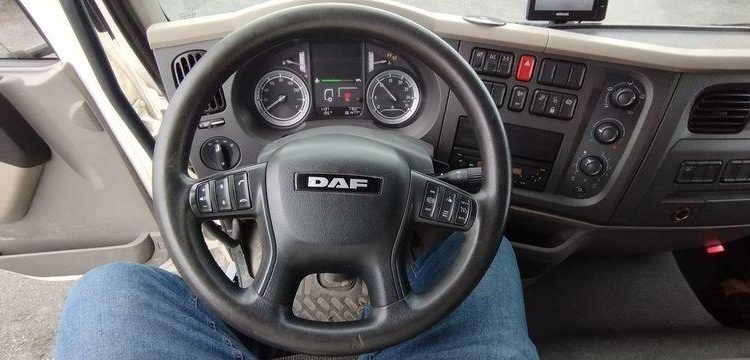 DAF DAF 18T + grue  DX-458-VA