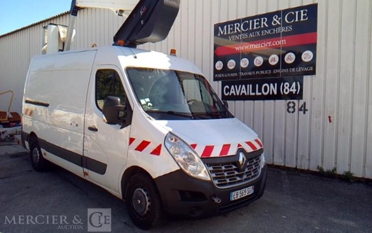 RENAULT MASTER AVEC NACELLE KLUBB K32 12A14M  EB-569-SG