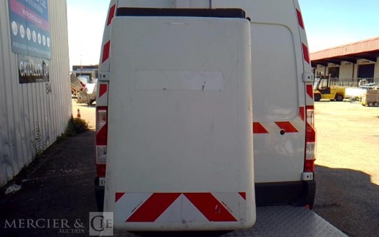 RENAULT MASTER AVEC NACELLE KLUBB K32 12A14M  EB-569-SG