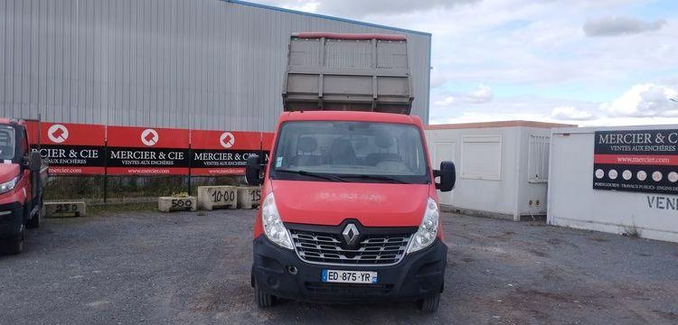 RENAULT MASTER DCI135 BENNE AVEC COFFRE ACIER DIESEL – 114131 KMS – ANNEE 2016 ROUGE ED-875-YR