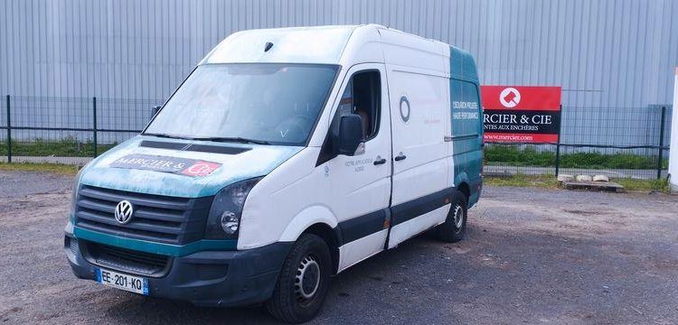 VOLKSWAGEN CRAFTER VAN 35 L2 2,0 TDI 163 BUSINESS LINE – 213911 KM – AN 2016 BLANC EE-201-KQ