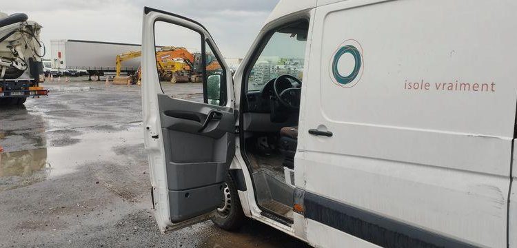 VOLKSWAGEN CRAFTER VAN 35 L2 2,0 TDI 163 BUSINESS LINE – 213911 KM – AN 2016 BLANC EE-201-KQ