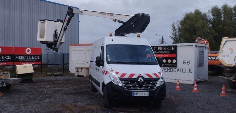 RENAULT MASTER 3T5 VAN FWD NACELLE K42P 14,8 M – DIESEL – 1578 H – 89548 KMS – AN 2019 BLANC FC-813-XQ