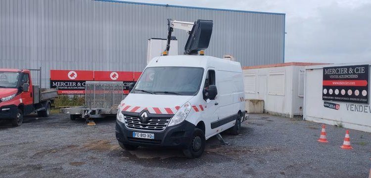 RENAULT MASTER 3T5 VAN FWD NACELLE K42P 14,8 M – DIESEL – 1578 H – 89548 KMS – AN 2019 BLANC FC-813-XQ