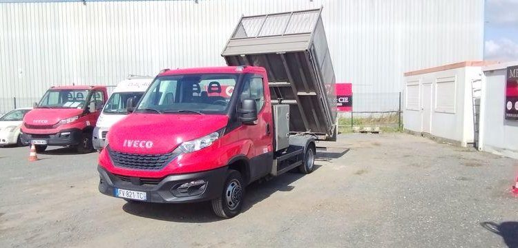 IVECO 40C14N BENNE AVEC COFFRE ACIER –  GAZ – 25940 KMS – ANNEE 2020 ROUGE FV-821-TC