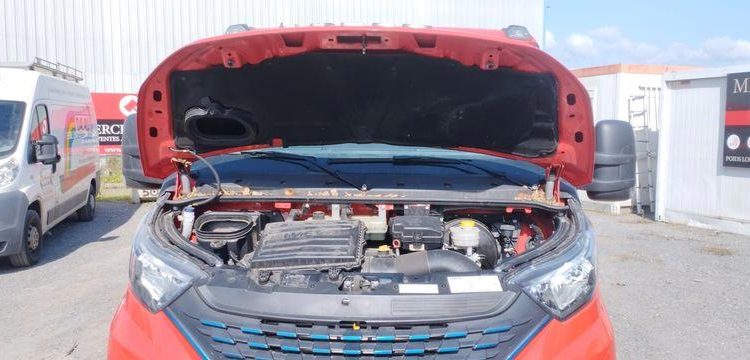 IVECO 40C14N BENNE AVEC COFFRE ACIER –  GAZ – 25940 KMS – ANNEE 2020 ROUGE FV-821-TC