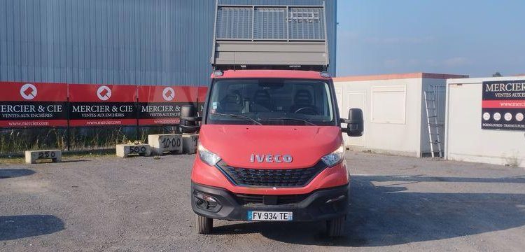 IVECO 40C14N BENNE SIMPLE CABINE COFFRE GAZ ROUGE FV-934-TE