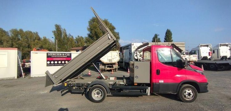 IVECO 40C14N BENNE SIMPLE CABINE COFFRE GAZ ROUGE FV-934-TE