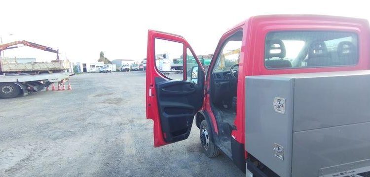 IVECO 40C14N BENNE SIMPLE CABINE COFFRE GAZ ROUGE FV-934-TE