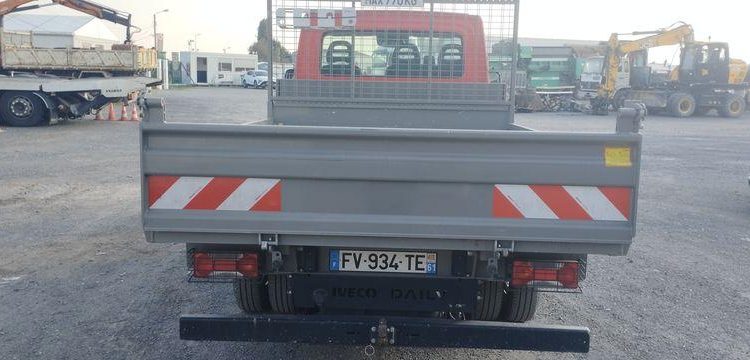 IVECO 40C14N BENNE SIMPLE CABINE COFFRE GAZ ROUGE FV-934-TE