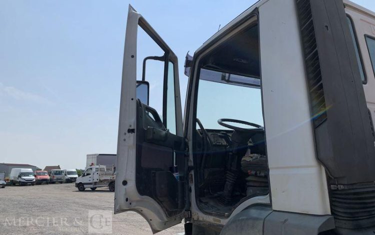 IVECO CAMION 4×2 BENNE BASCULANTE + GRUE AUXILIAIRE AVEC BENNE PRENEUSE – 344341 KMS  GE-679-SN