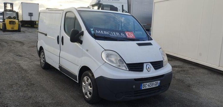 RENAULT TRAFIC FOURGON 2,0 DCI – DIESEL – 288585 KMS – ANNEE 2010 BLANC BC-459-GB