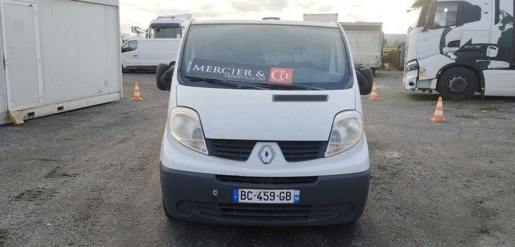 RENAULT TRAFIC FOURGON 2,0 DCI – DIESEL – 288585 KMS – ANNEE 2010 BLANC BC-459-GB