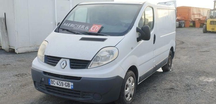 RENAULT TRAFIC FOURGON 2,0 DCI – DIESEL – 288585 KMS – ANNEE 2010 BLANC BC-459-GB