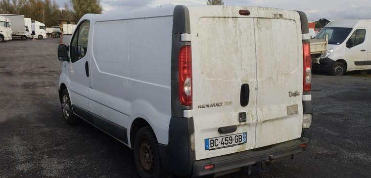 RENAULT TRAFIC FOURGON 2,0 DCI – DIESEL – 288585 KMS – ANNEE 2010 BLANC BC-459-GB