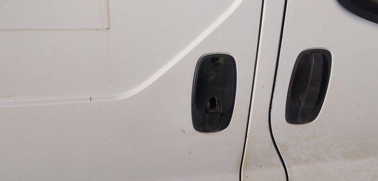 RENAULT TRAFIC FOURGON 2,0 DCI – DIESEL – 243266 KMS – ANNEE 2011 BLANC BK-171-LR