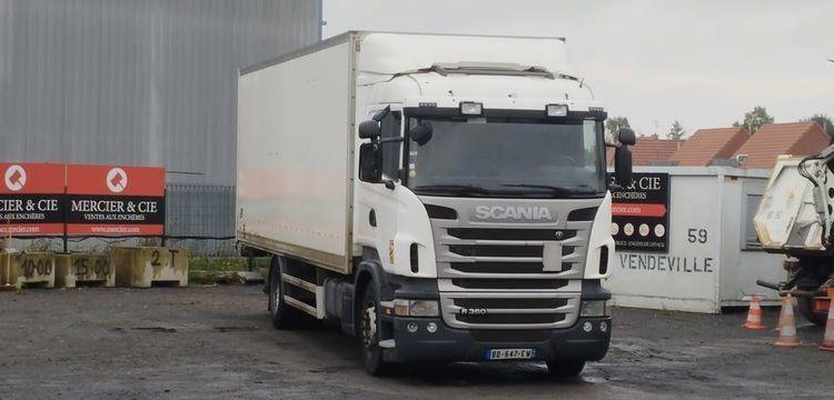 SCANIA PORTEUR SCANIA R360 AVEC HAYON D’HOLLANDIA – DIESEL – 693481 KMS – ANNEE 2011 BLANC BQ-647-EW