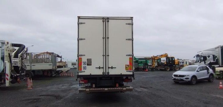 SCANIA PORTEUR SCANIA R360 AVEC HAYON D’HOLLANDIA – DIESEL – 693481 KMS – ANNEE 2011 BLANC BQ-647-EW