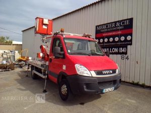 IVECO 35S11 NACELLE SUR VL 20M 4611H ROUGE BV-342-QD