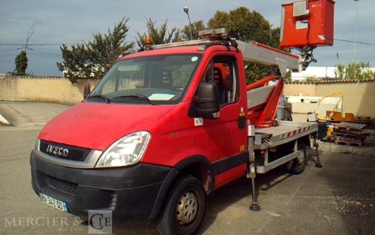 IVECO 35S11 NACELLE SUR VL 20M 4611H ROUGE BV-342-QD