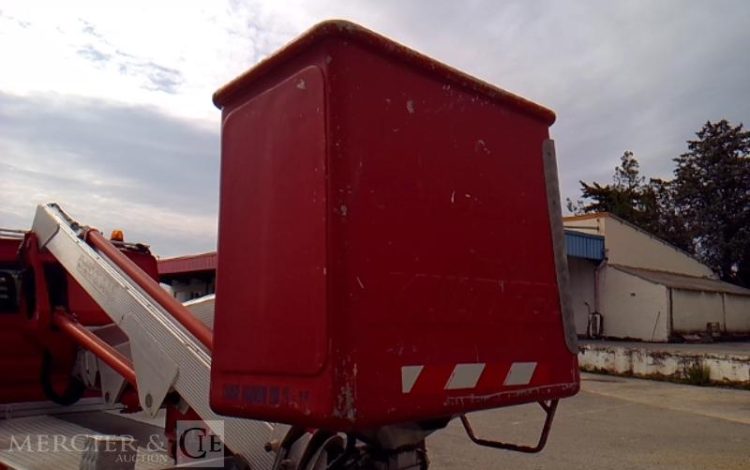 IVECO 35S11 NACELLE SUR VL 20M 4611H ROUGE BV-342-QD