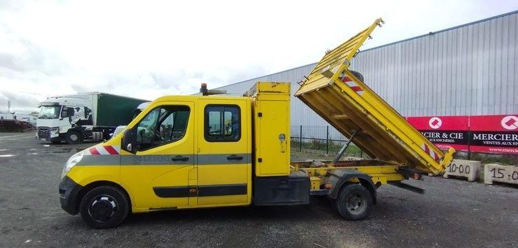 RENAULT MASTER BENNE 2,3 DCI – 125 CH AVEC COFFRE ACIER – DIESEL – 313314 KMS – AN 2012 JAUNE BZ-854-XH