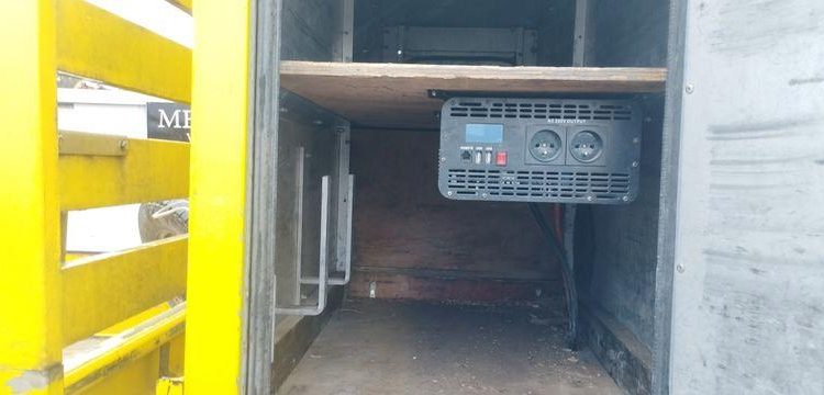 RENAULT MASTER BENNE 2,3 DCI – 125 CH AVEC COFFRE ACIER – DIESEL – 313314 KMS – AN 2012 JAUNE BZ-854-XH