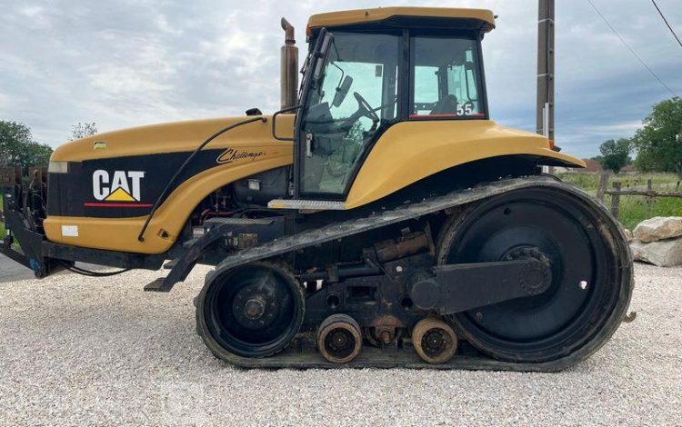 CATERPILLAR TRACTEUR SUR CHENILLES DIESEL – 10700 HEURES – SUR DESIGNATION  CAT55