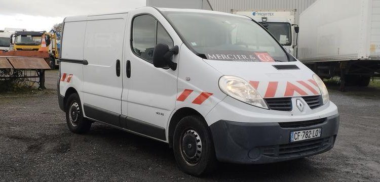 RENAULT TRAFIC CONFORT L1  CF-782-LQ