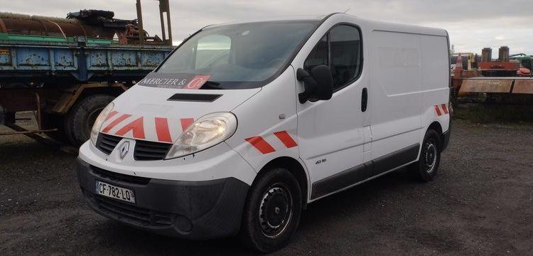 RENAULT TRAFIC CONFORT L1  CF-782-LQ