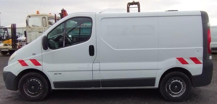 RENAULT TRAFIC CONFORT L1  CF-782-LQ