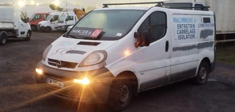 OPEL VIVARO 1.9 DI 80 CV NON ROULANT BLANC CM-389-WK