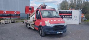 IVECO 35S11 AVEC NACELLE MULTITEL 160ALU 16M ROUGE CR-139-RT