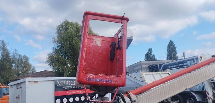 IVECO 35S11 AVEC NACELLE MULTITEL 160ALU 16M ROUGE CR-139-RT