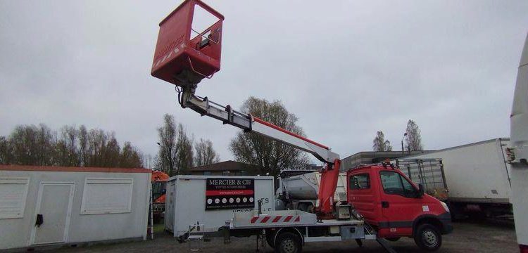 IVECO 35S11  AVEC NACELLE 16 M  CT-669-BC